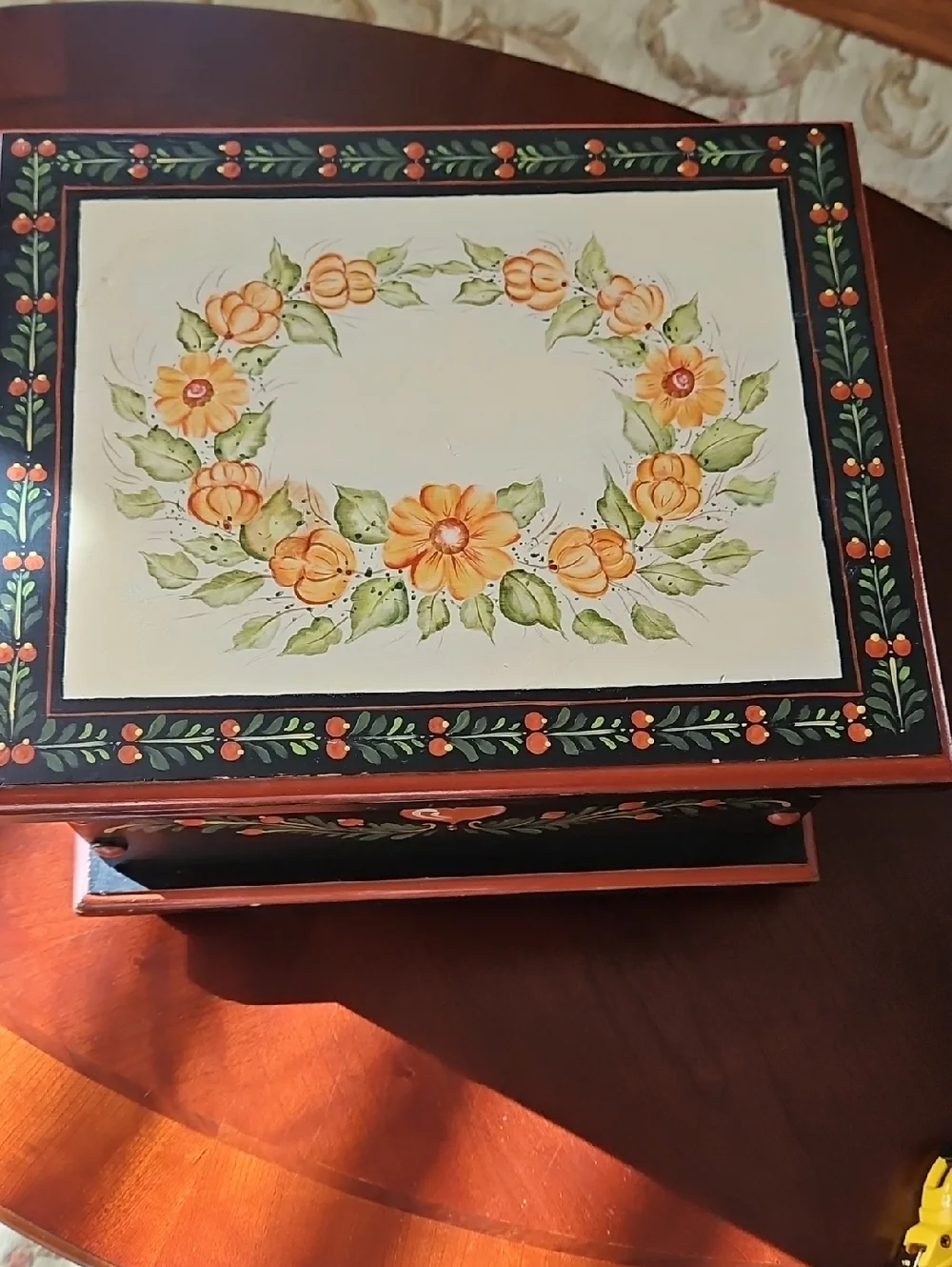 VTG 1983 Artisan Signed Pat Callendar Handpainted Country Folk Art Wood Chest